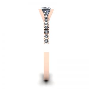 사이드 파베 로즈 골드가 있는 V 프린세스 컷 다이아몬드 링 - 사진 2