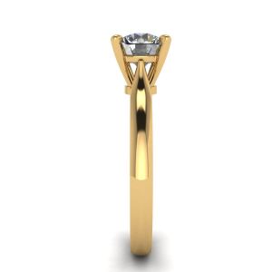 옐로우 골드에 다이아몬드가 하나 있는 클래식 다이아몬드 링 - 사진 2
